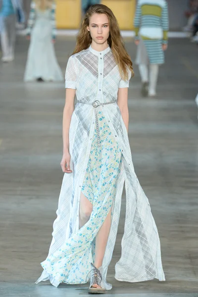 Look 28